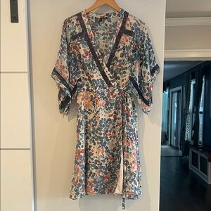 BCBG Floral & Lace 100% Silk Chiffon Wrap Dress